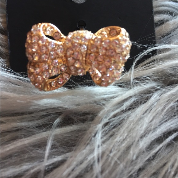 New with tag BEAUTIFUL GUESS gold bow RING w/gems - Picture 4 of 6